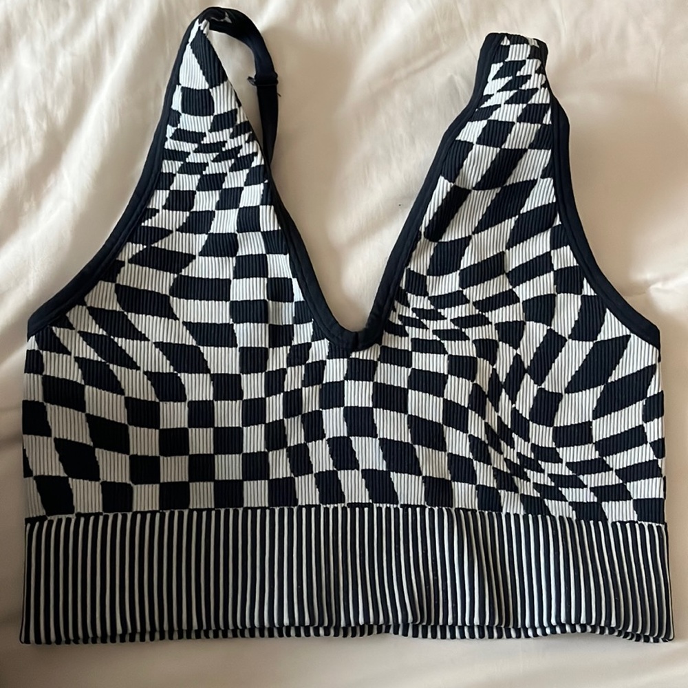 Garage checkered top